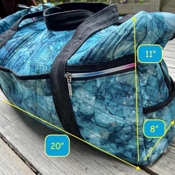 Quilt Duffle Bag - Picture 14 of 14